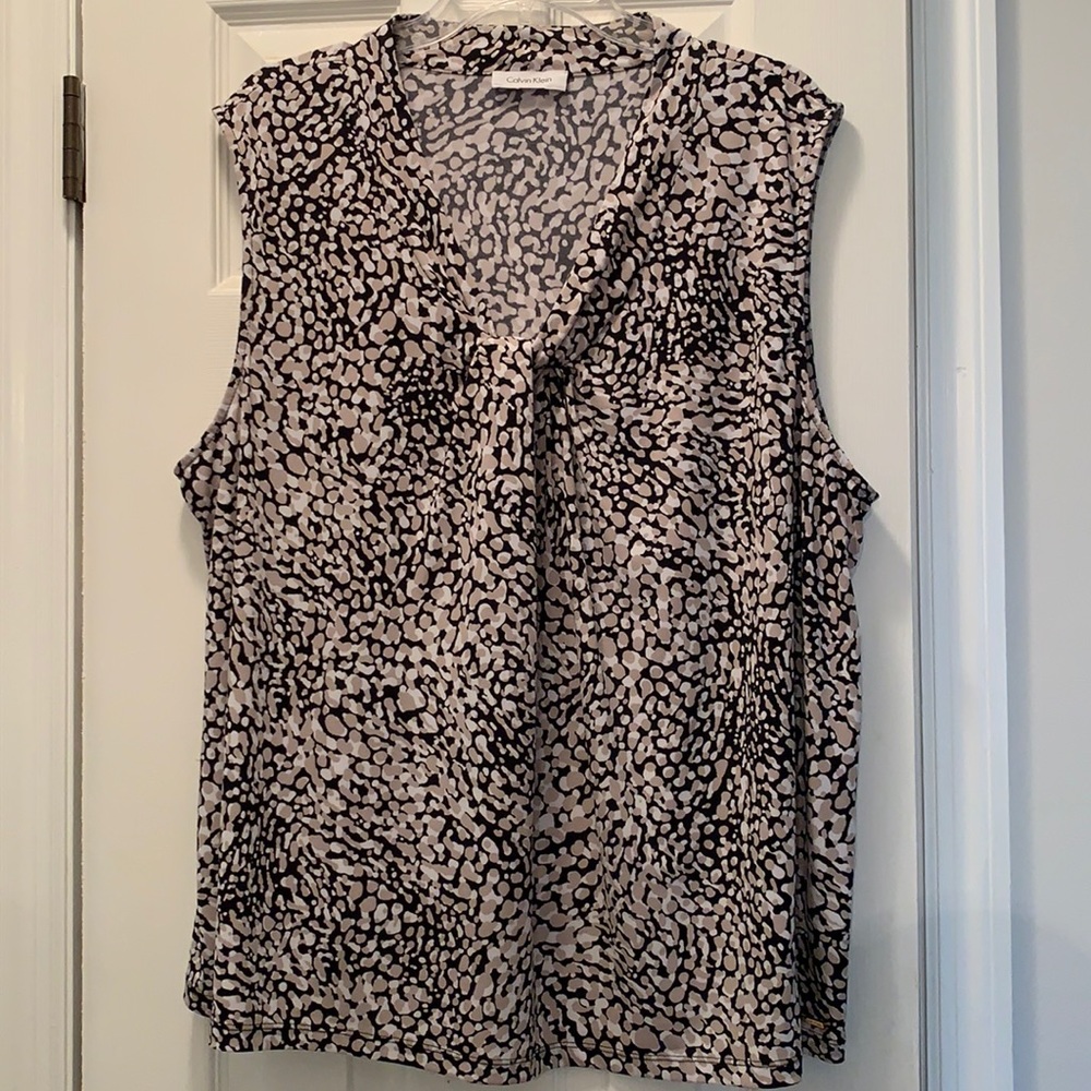 Calvin Klein Women’s sleeveless top